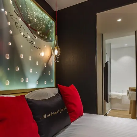Hotel Les Bulles De Paris-3
